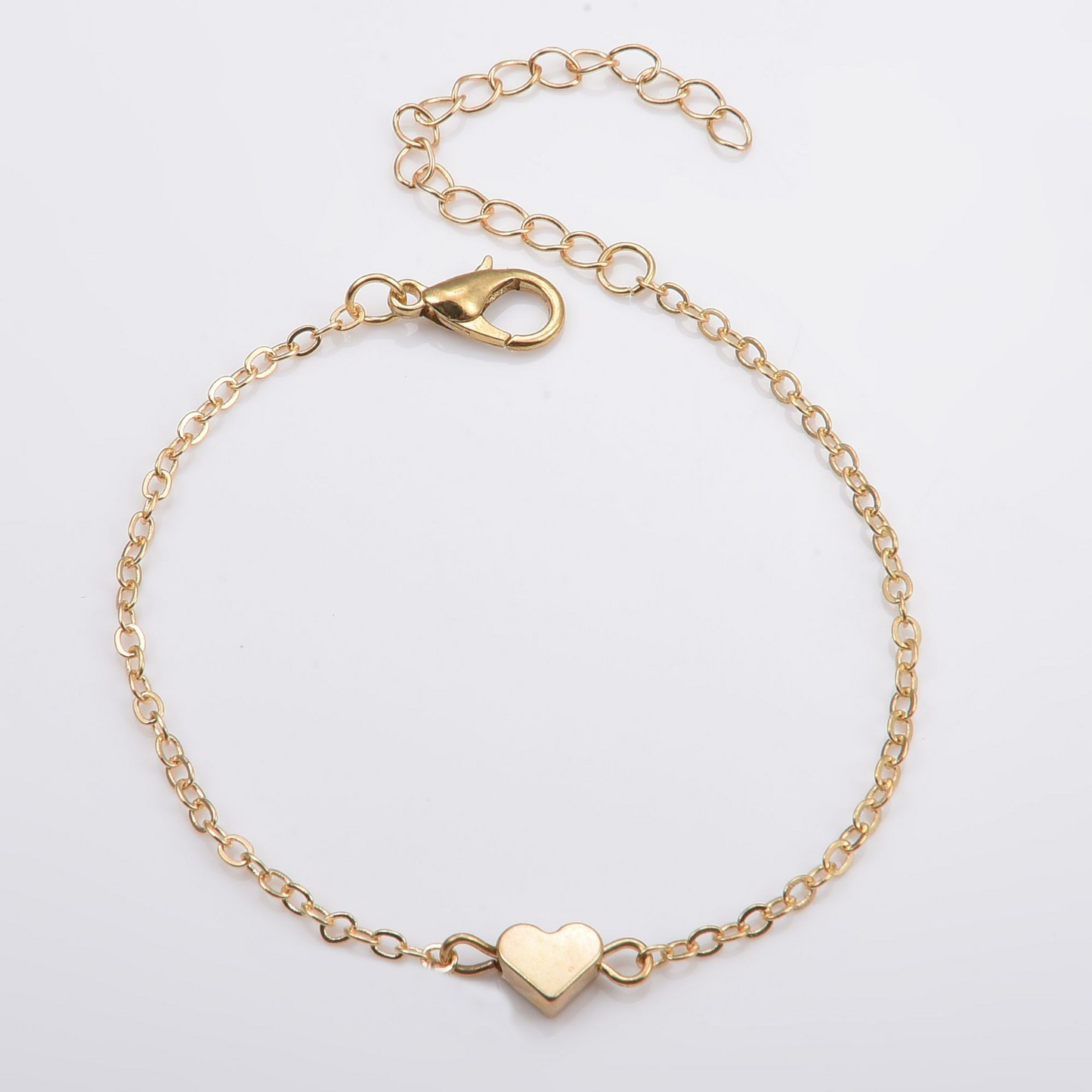 Minimalist Heart Bracelet – Delicate Jewelry for Everyday Wear