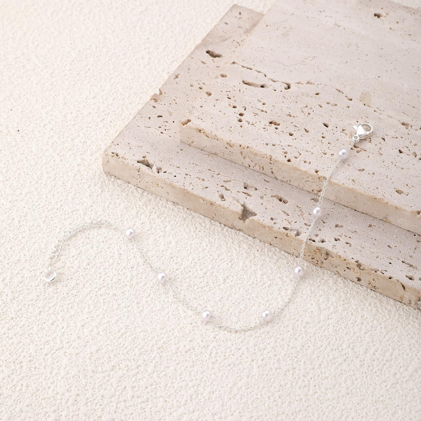 Elegant Heart Pearl Chain Bracelet – Timeless Gold & Silver Design