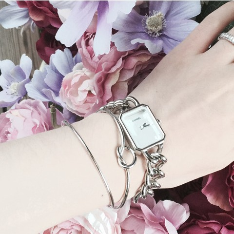 Minimalist Knotted Openwork Bracelet – Modern O-Type Design