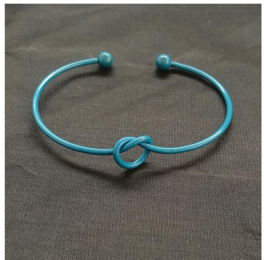 Minimalist Knotted Openwork Bracelet – Modern O-Type Design