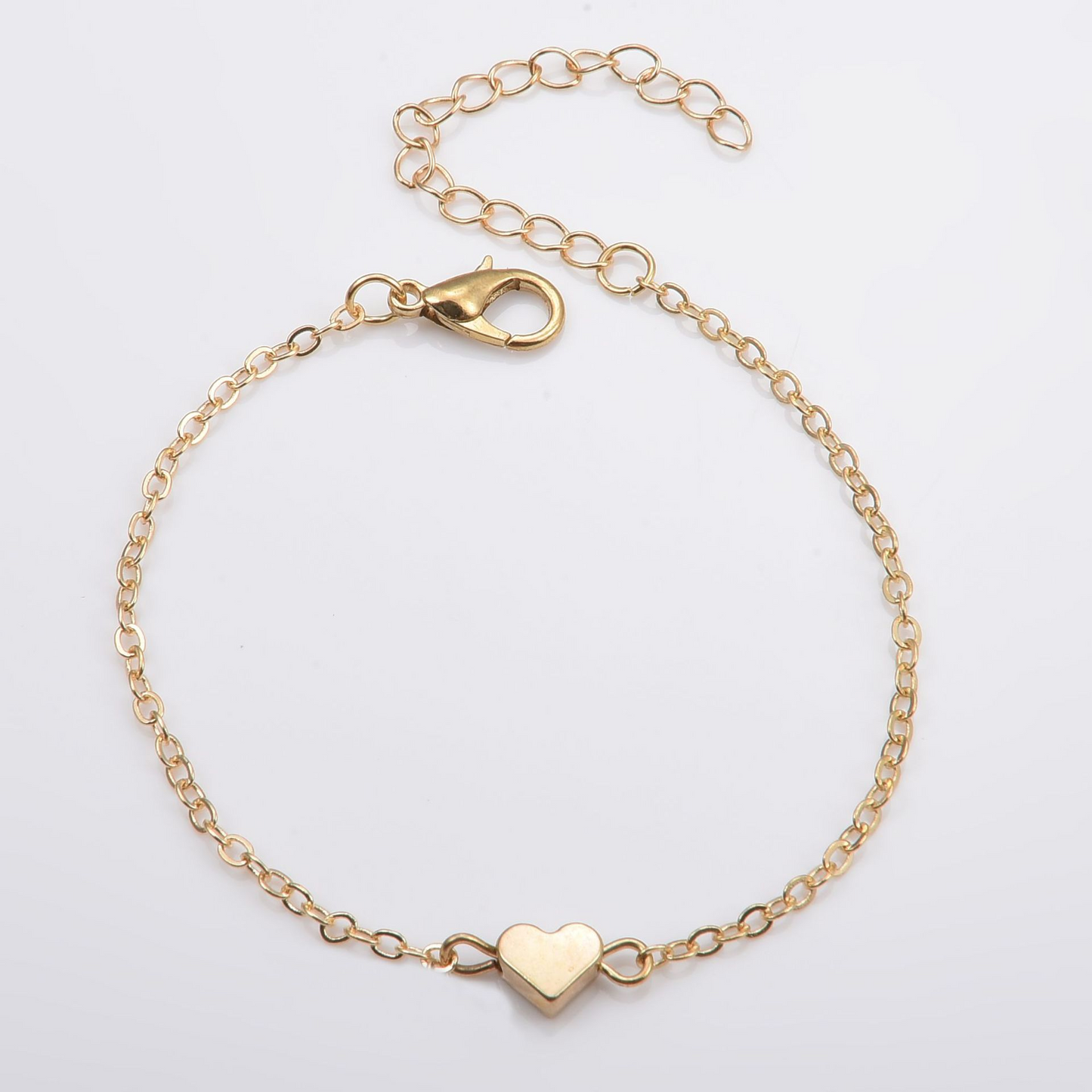 Minimalist Heart Bracelet – Delicate Jewelry for Everyday Wear