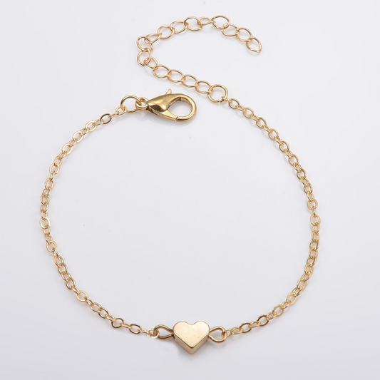 Minimalist Heart Bracelet – Delicate Jewelry for Everyday Wear