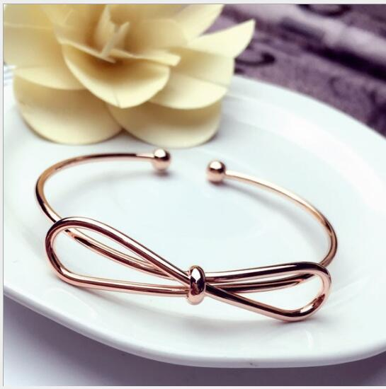 Minimalist Knotted Openwork Bracelet – Modern O-Type Design