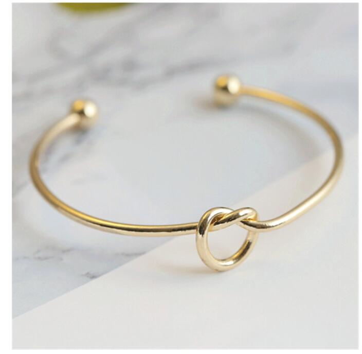 Minimalist Knotted Openwork Bracelet – Modern O-Type Design