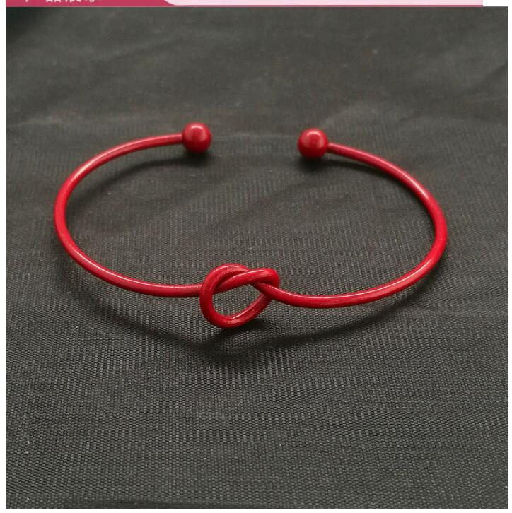 Minimalist Knotted Openwork Bracelet – Modern O-Type Design
